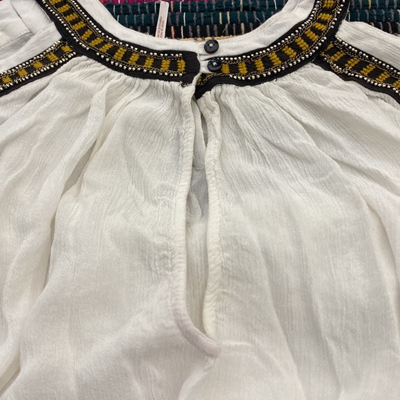 Free People Ivory Beaded Give Him The Cold Shoulder Blouse Size Medium - Picture 10 of 10